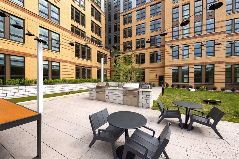 Amenity space in building 3 at GS Platform featuring stylish lounge areas and modern design