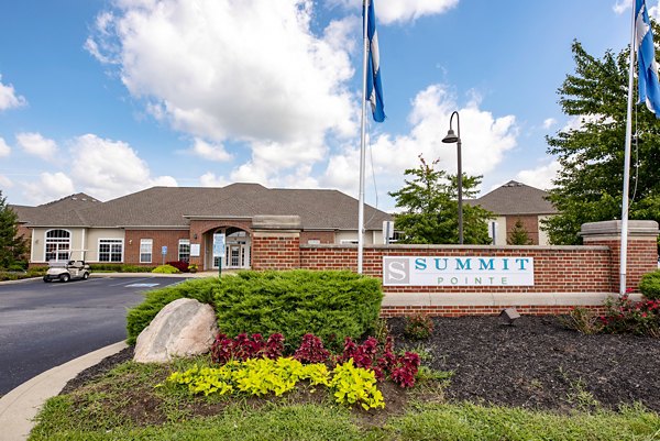 Summit Pointe Apartments: Elegant faÃ§ade of luxury high-rise apartments in Greenville