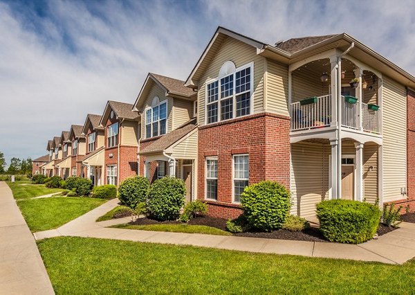 Exterior at Summit Pointe Apartments