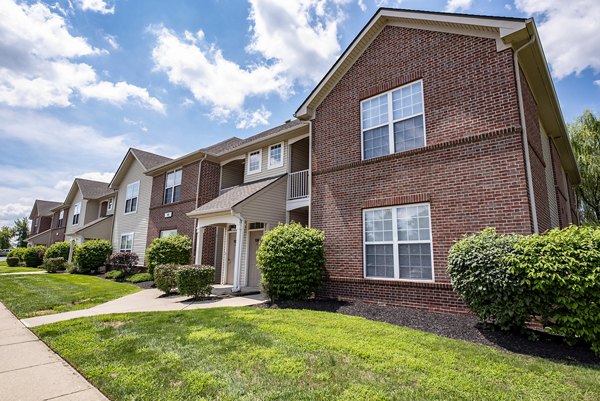 exterior at Summit Pointe Apartments