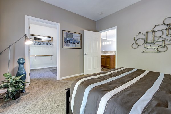 Cozy bedroom with modern decor at Summit Pointe Apartments
