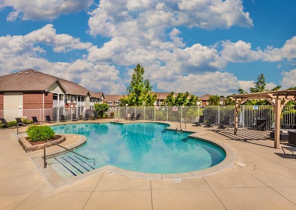 pool at Summit Pointe Apartments