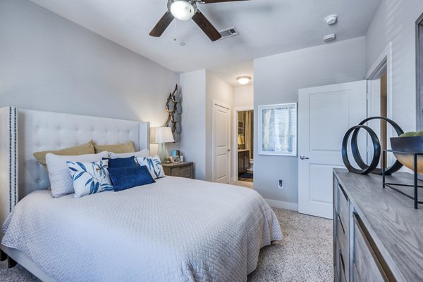 bedroom at Lakeview Villas Apartments