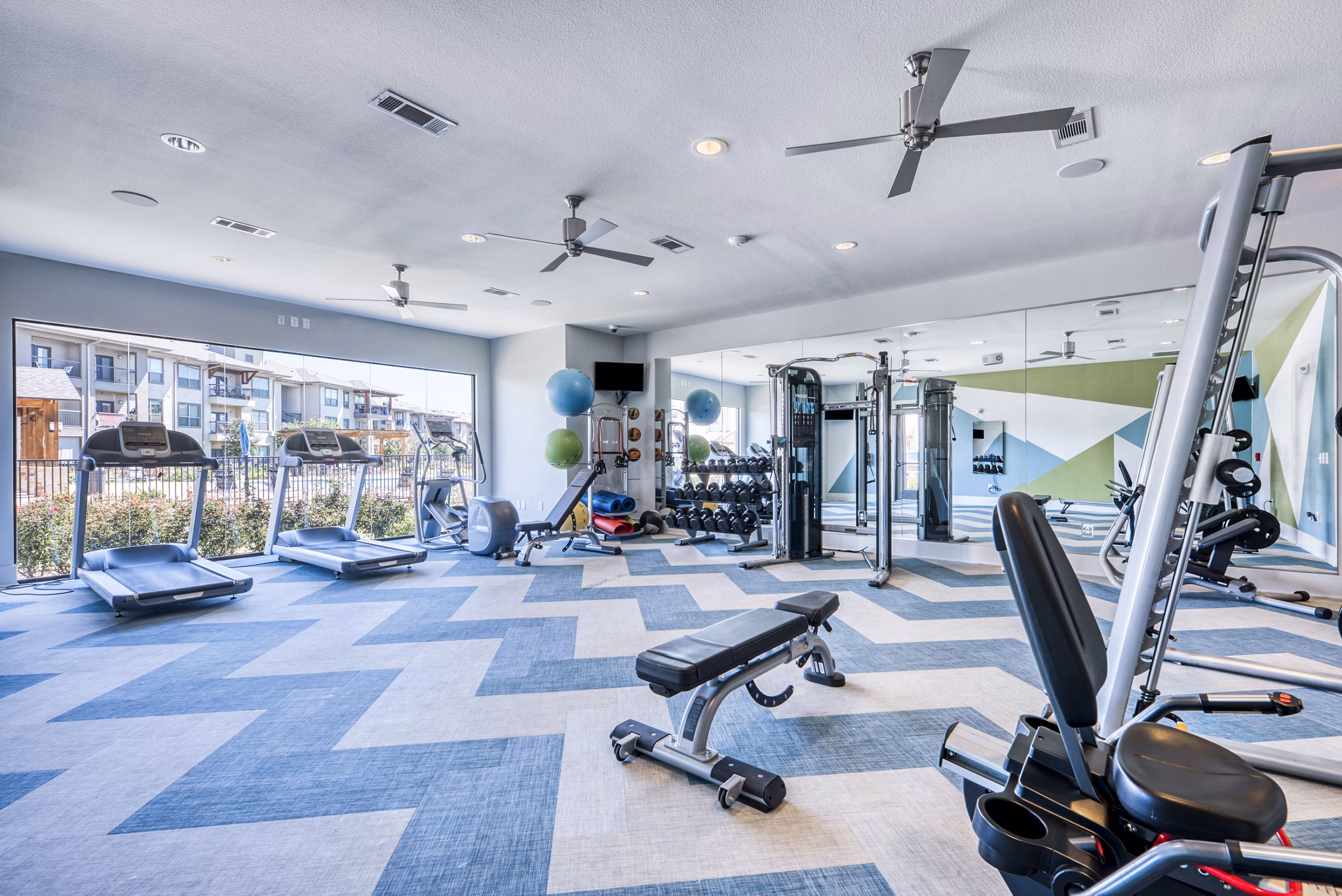 State-of-the-art fitness center with modern equipment at Lakeview Villas Apartments