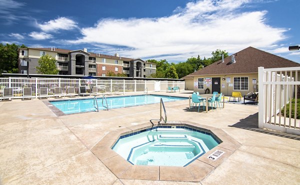 pool at Park Vue Apartments