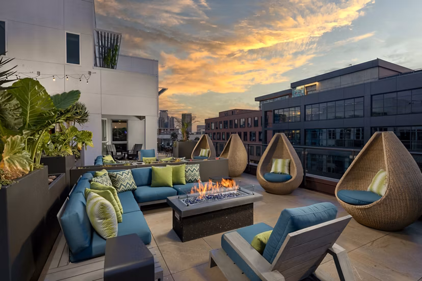 grill area at AV8 Apartments 