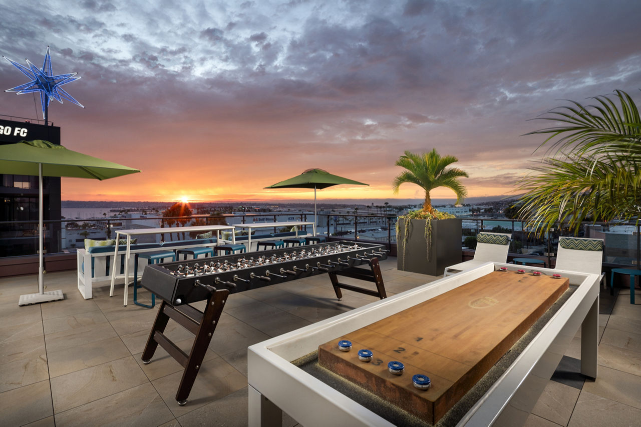 Roof deck at Av8 (3 of 5)