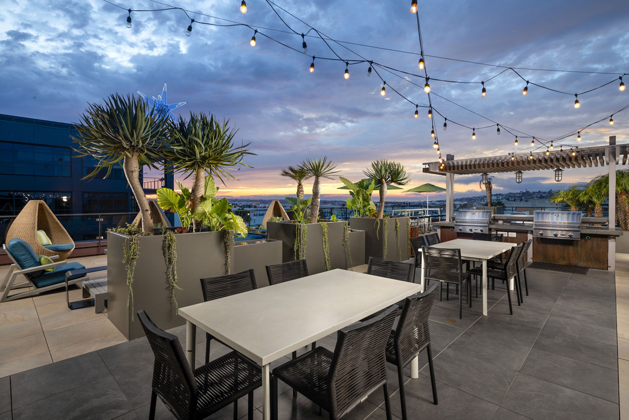 Roof deck at Av8 (4 of 5)