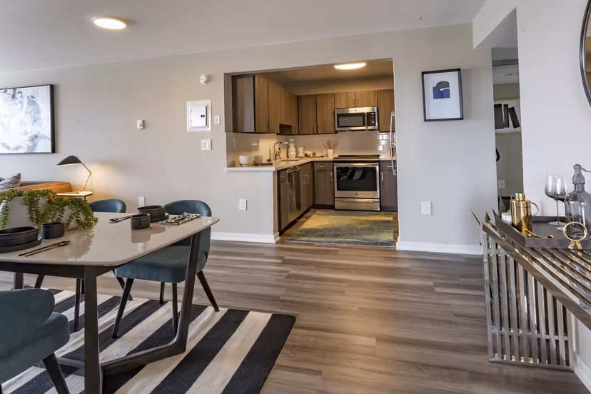 dining room at The Fillmore Center Apartments