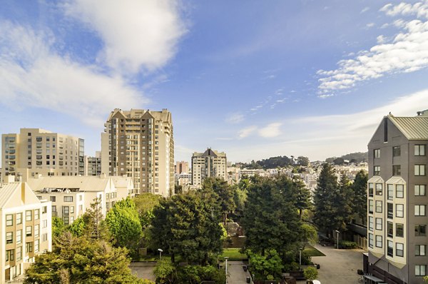 The Fillmore Center: Stunning cityscape view from luxury apartments in San Francisco