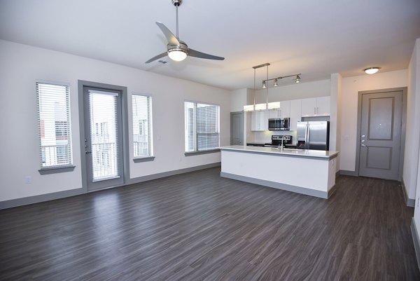 living room at Encore Montrose Apartments   