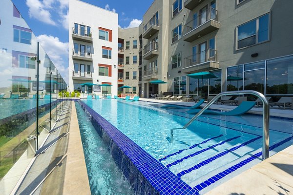 pool at Encore Montrose Apartments      