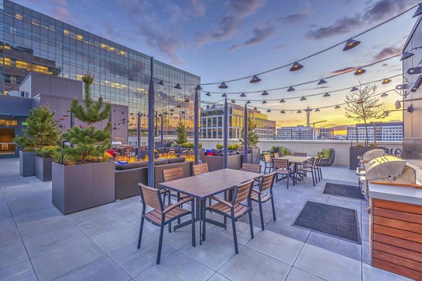 rooftop deck at Marlowe Apartments