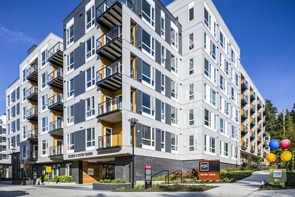 Hyde Square: Contemporary luxury apartments in Bellevue