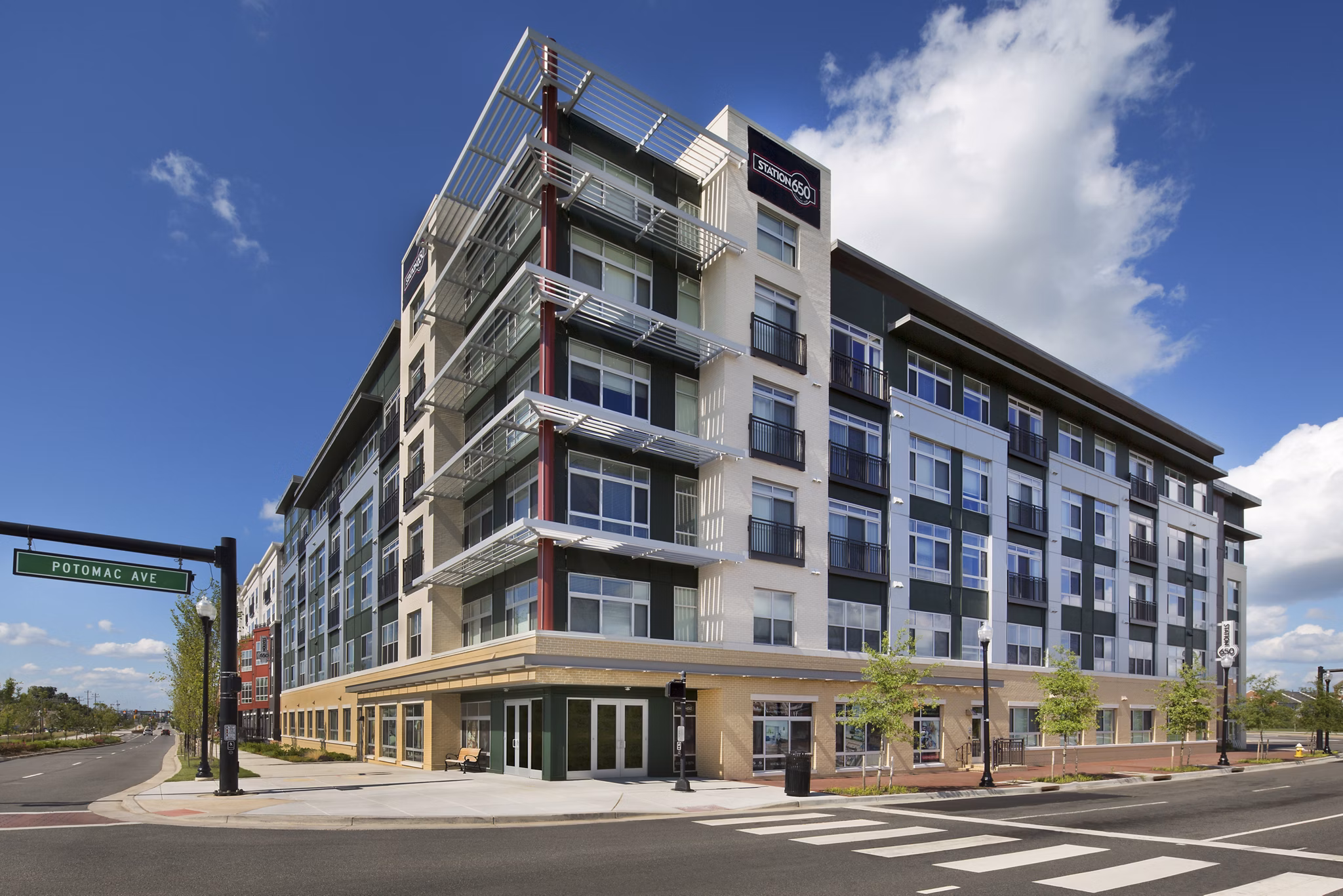 Station 650 Apartments: Contemporary design in vibrant Redwood City neighborhood