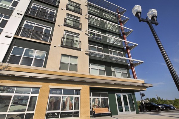 Station 650 Apartments: Stylish modern luxury apartments in vibrant Mountain View