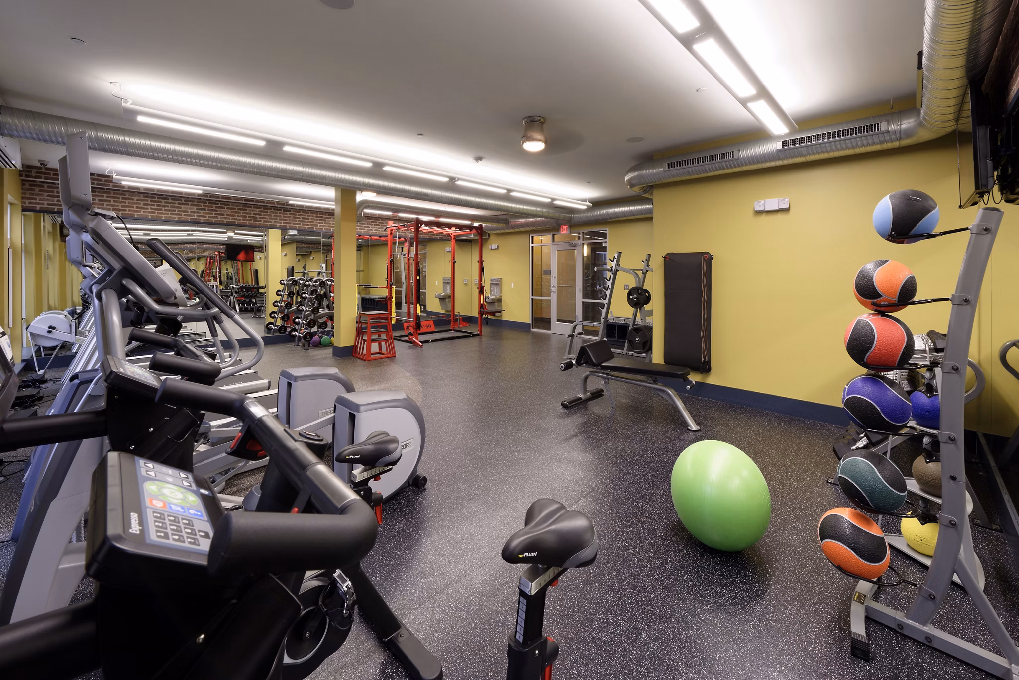 Modern fitness center with state-of-the-art equipment at Station 650 Apartments in Greystar's luxury community