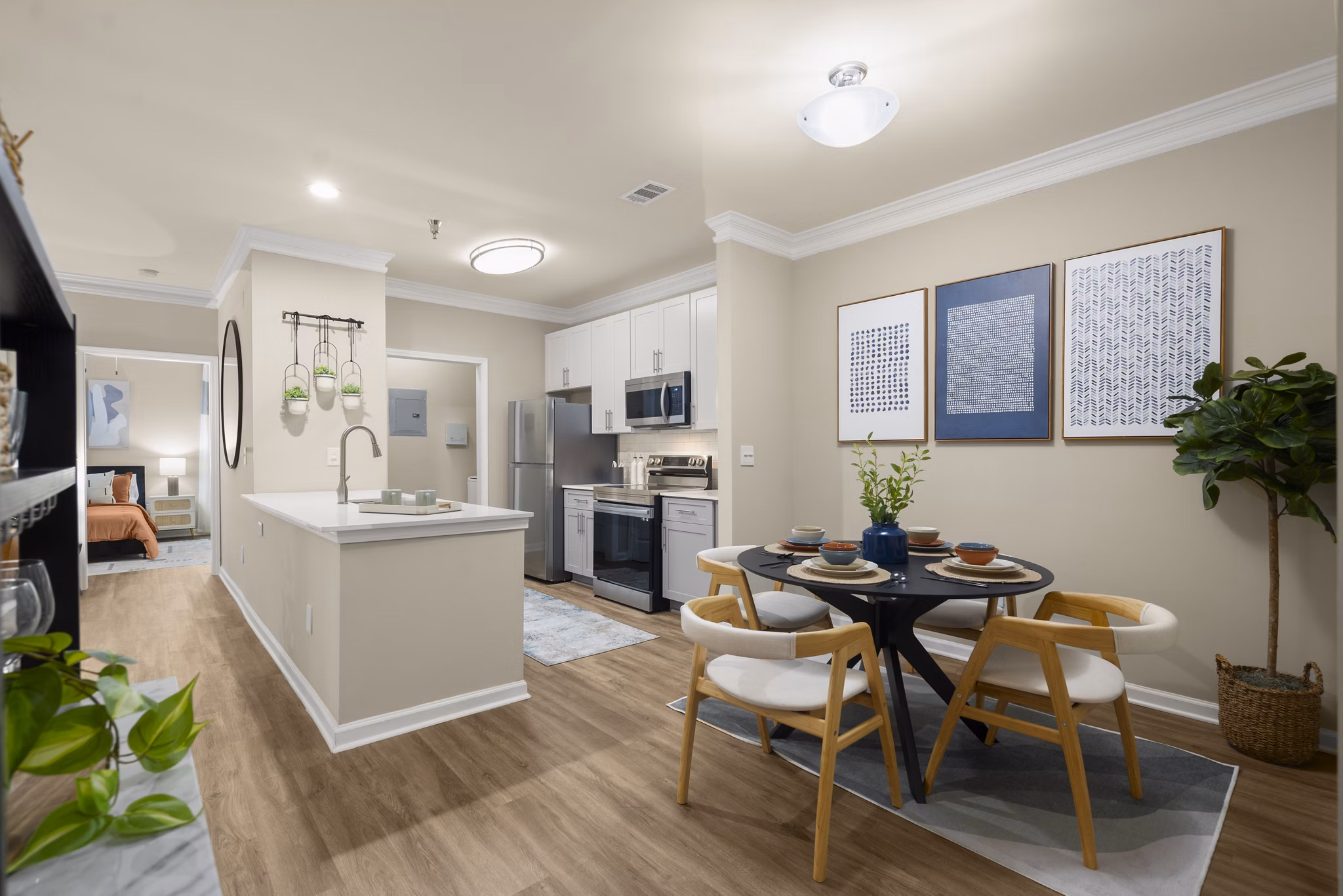 dining area at Decatur Highlands Apartments