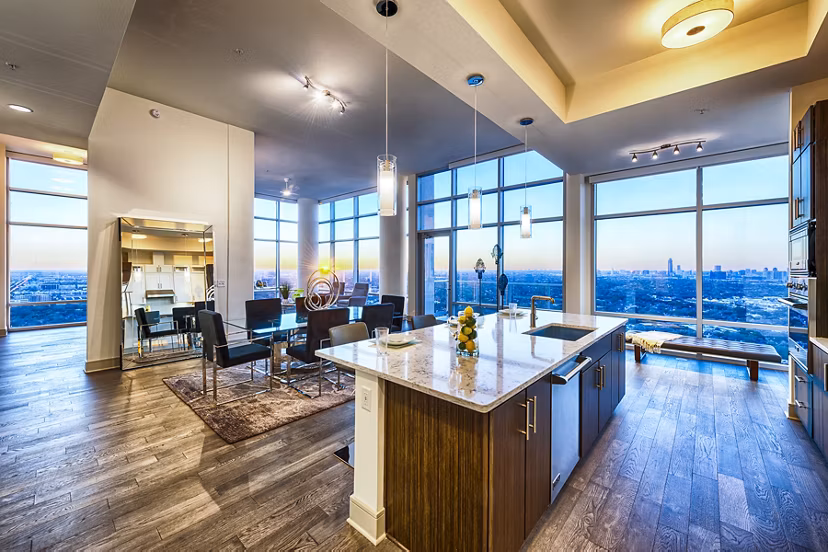 Elegantly designed dining room featuring modern furnishings at Latitude Med Center Apartments in Houston