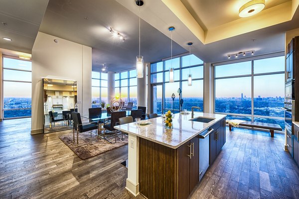 Elegantly designed dining room featuring modern furnishings at Latitude Med Center Apartments in Houston