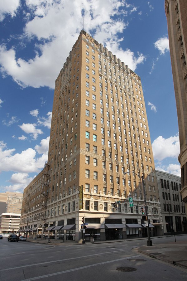 exterior at Historic Electric Building Apartments