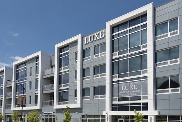 building at Luxe on Chicago Apartments