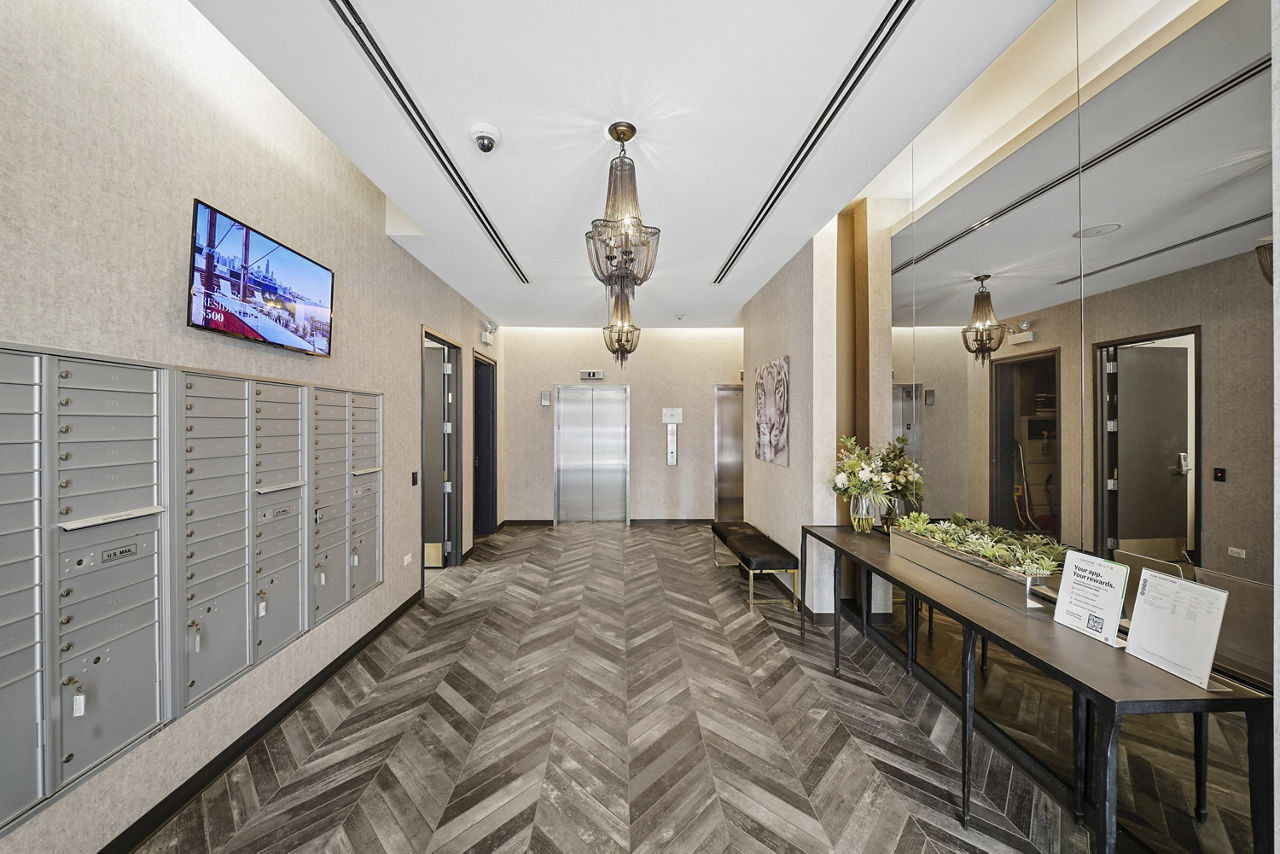 Luxe On Chicago Apartments Chicago Il 4 of 12