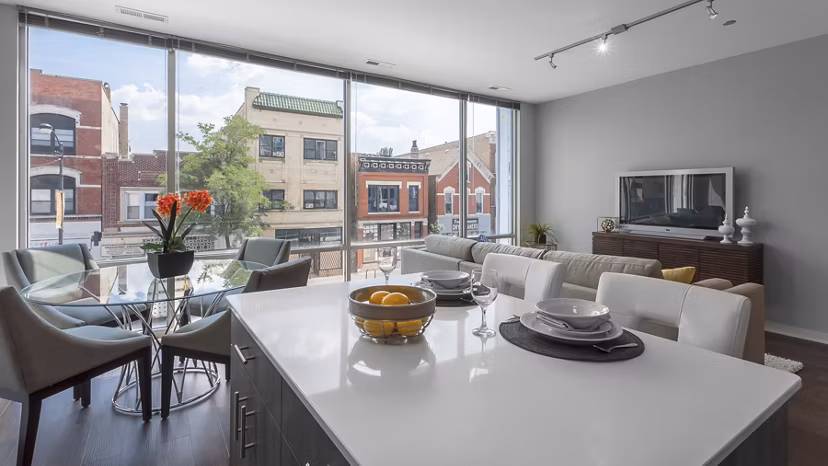 Dining area featuring stylish decor and modern furnishings at Luxe on Chicago Apartments