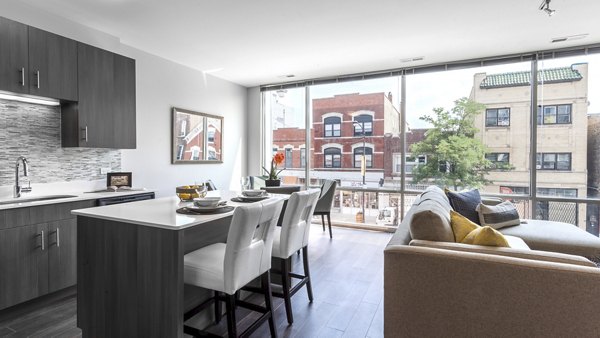 Dining area featuring stylish decor and modern furnishings at Luxe on Chicago Apartments
