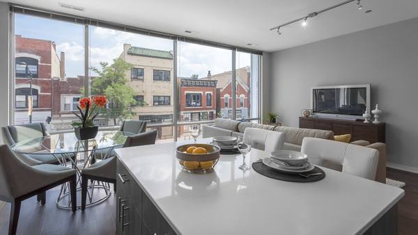 dining room at Luxe on Chicago Apartments
