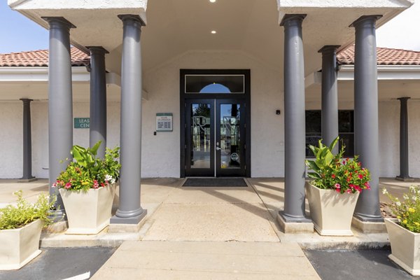 exterior at Reflections on 92nd Apartments