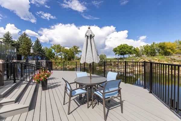 courtyard at Reflections on 92nd Apartments