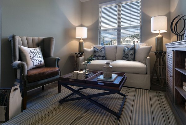living room at One Hampton Lake Apartments 