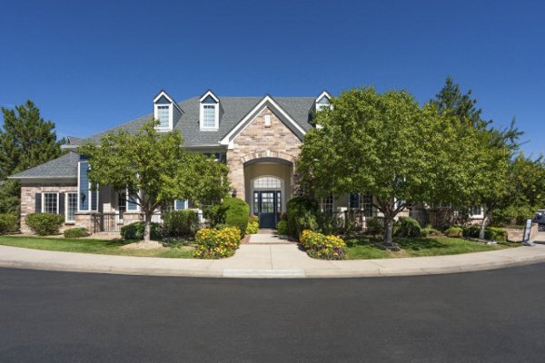 exterior at Avana Eastlake Apartments