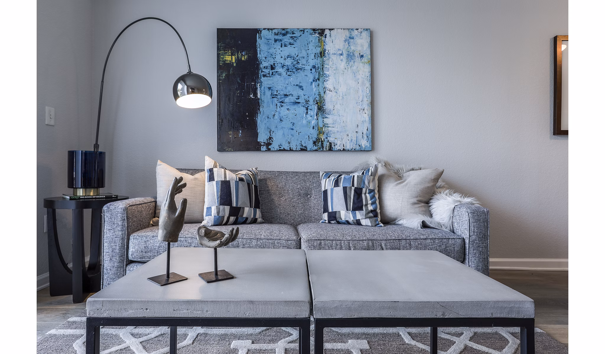 Spacious living room with modern decor at Avana Eastlake Apartments, a luxury property by Greystar