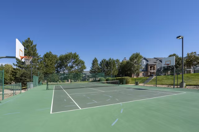 Avana Eastlake Apartments: Elegant modern high-rise in vibrant Eastlake area