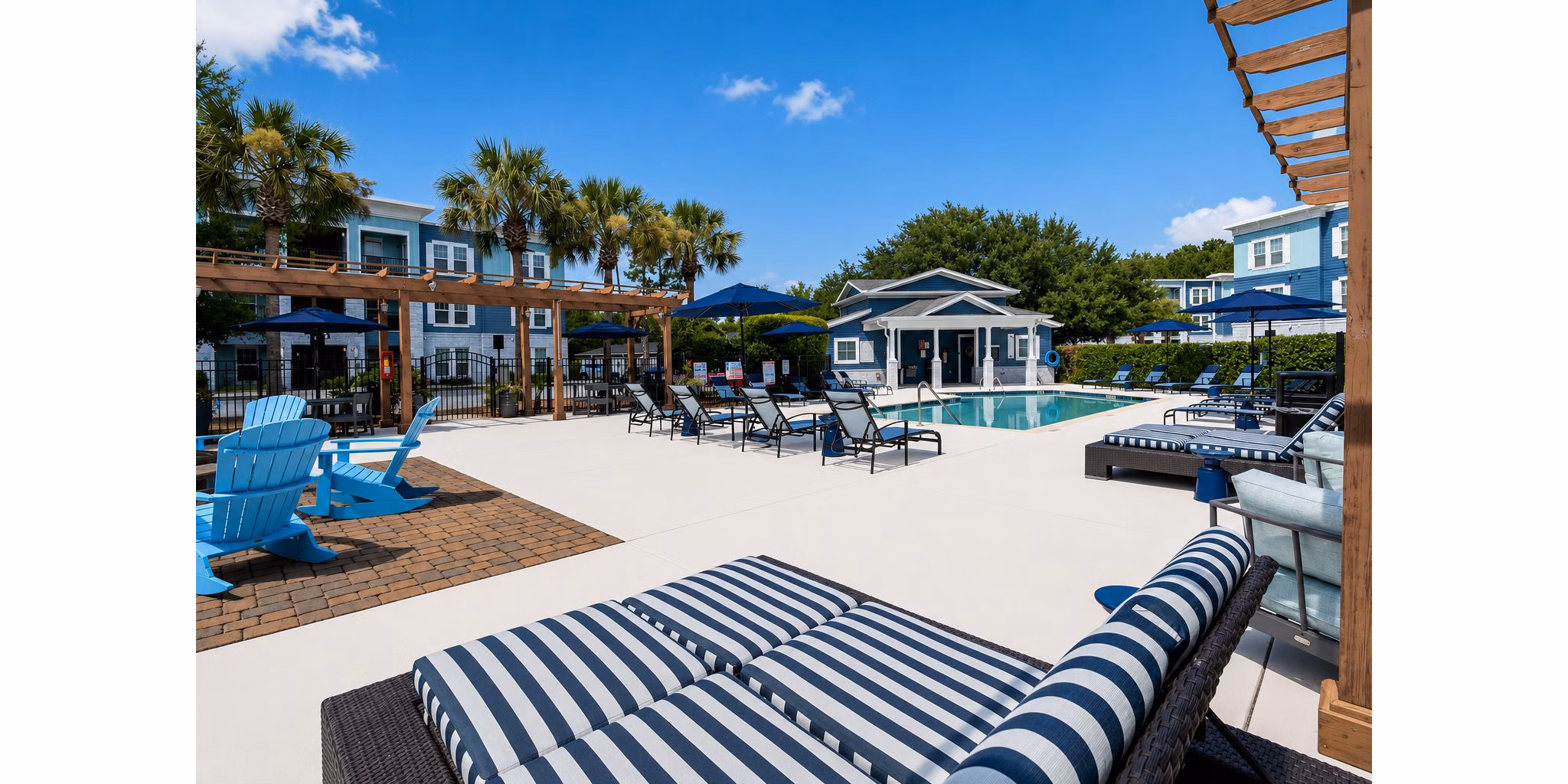 pool at Parker Point Apartments