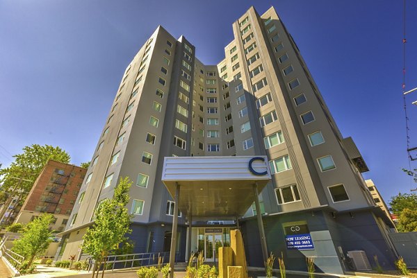 Cooper George Apartments: Elegant view of luxury apartments in the heart of Seattle