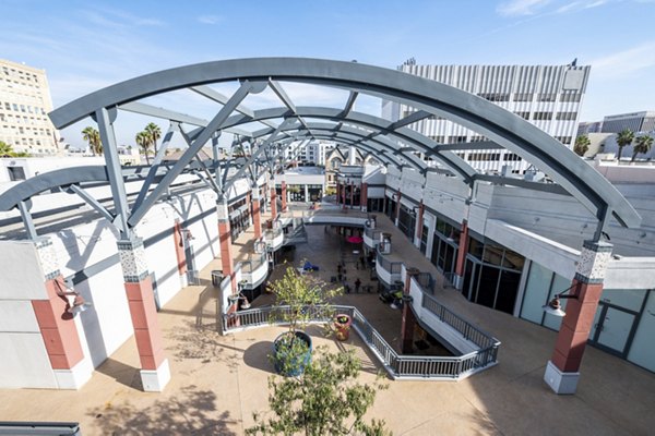 Avana on Pine Apartments: Vibrant neighborhood view near dining and shops