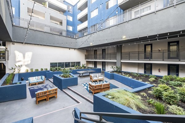 courtyard at Avana on Pine Apartments