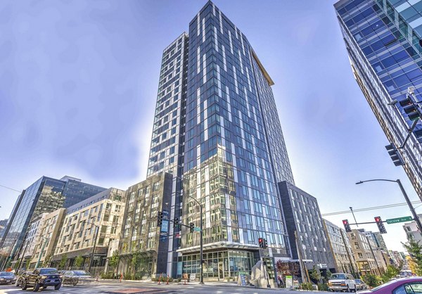 Ascent South Lake Union: Luxury high-rise apartments in vibrant Seattle neighborhood