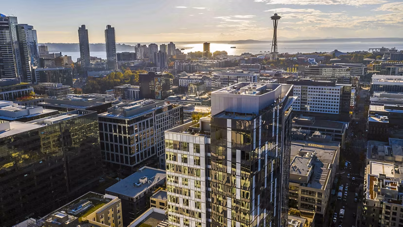 Ascent South Lake Union: Scenic view of luxury apartments in vibrant Seattle neighborhood