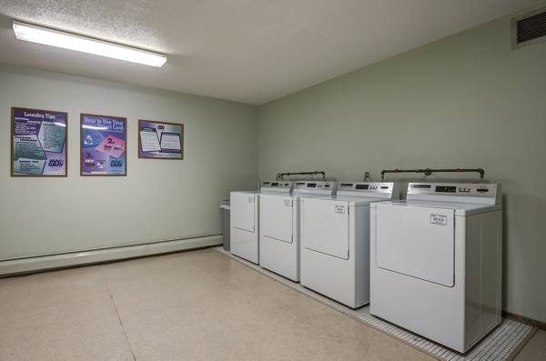 laundry facility at Glen at Burnsville Apartments