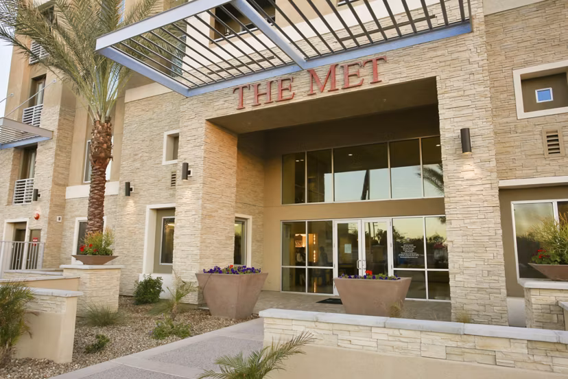 building/exterior at The Met at Fashion Center Apartments