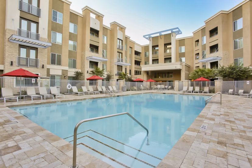 pool at The Met at Fashion Center Apartments