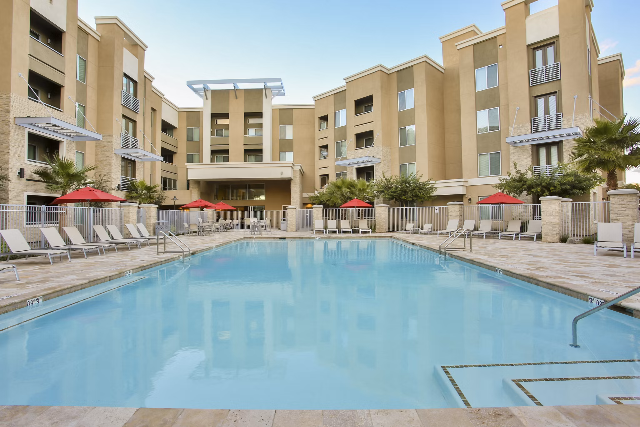 Property images of The Met at Fashion Center Apartments