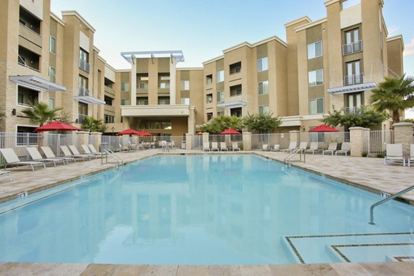 pool at The Met at Fashion Center Apartments