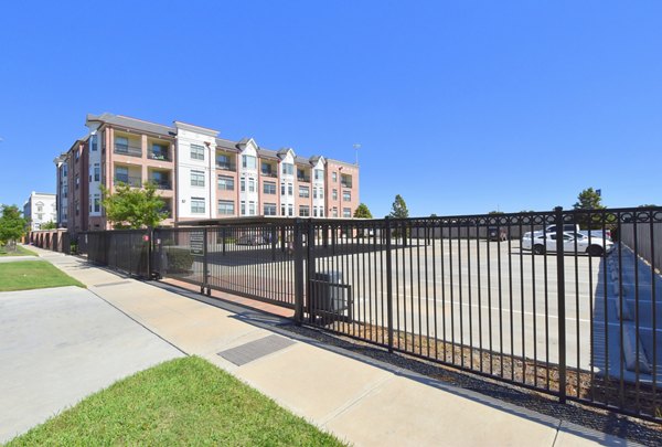 exterior at Midtown Grove Apartments