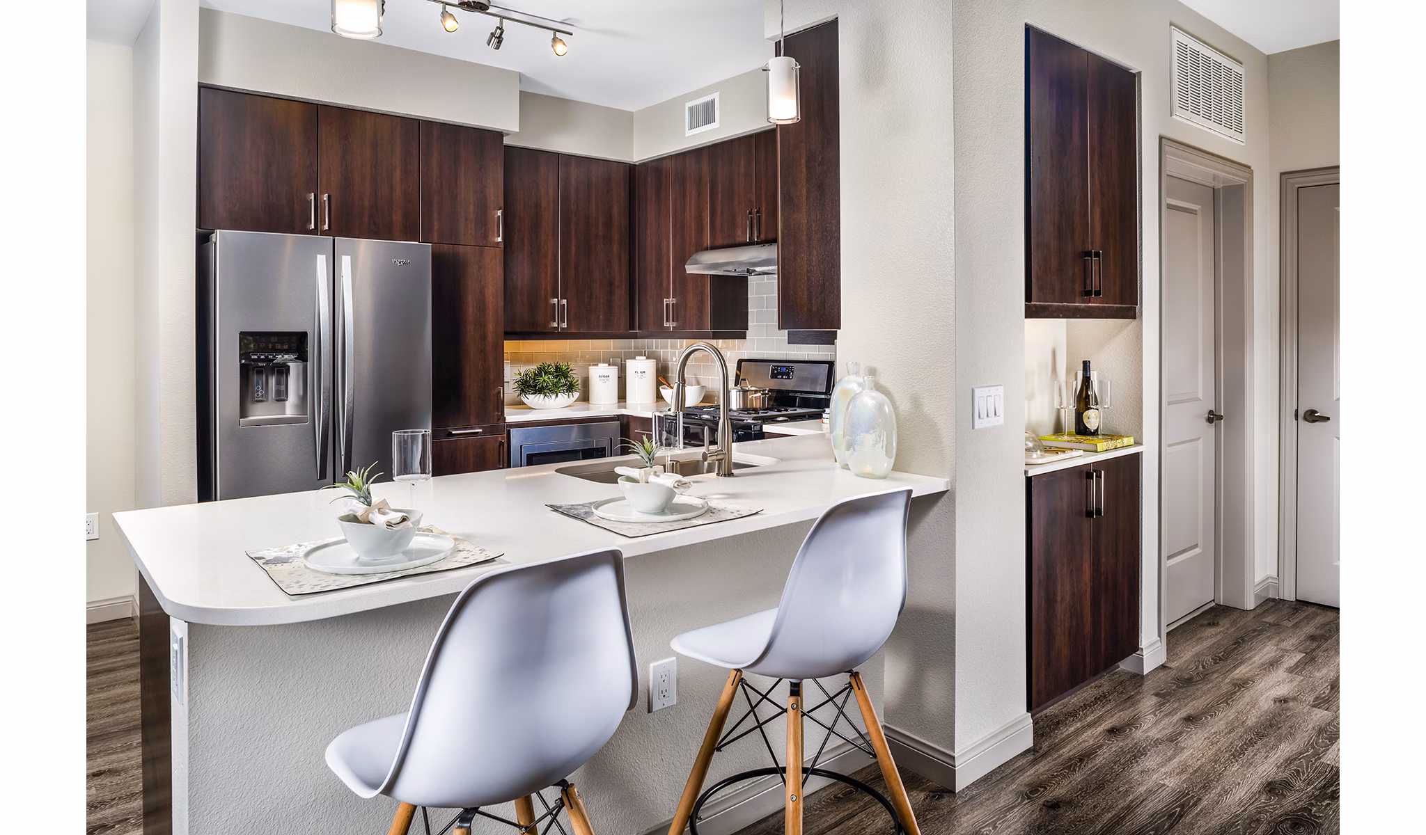 Elegant dining room with modern decor at Core at Sycamore Highlands luxury apartments