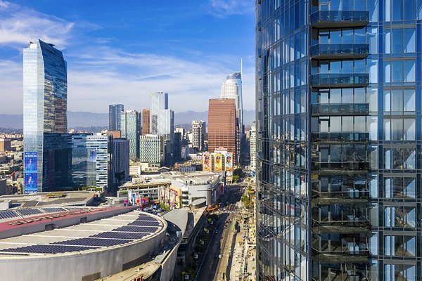 Circa LA Apartments: Sleek of luxury apartments in vibrant Los Angeles neighborhood